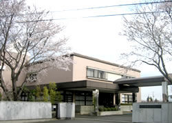 ロイヤルハウス石岡本館の外観