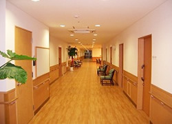 そんぽの家植田一本松の廊下