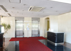 ハートライフ心斎橋のエレベータ前